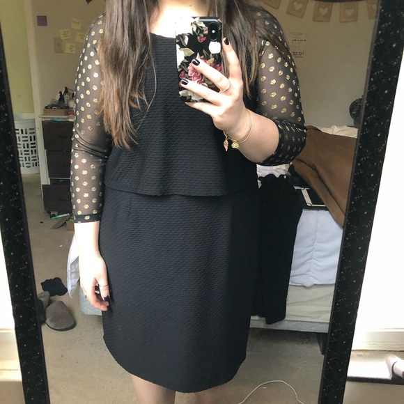 Flattering Black and Gold dress - sheer sleeves! - Picture 2 of 7